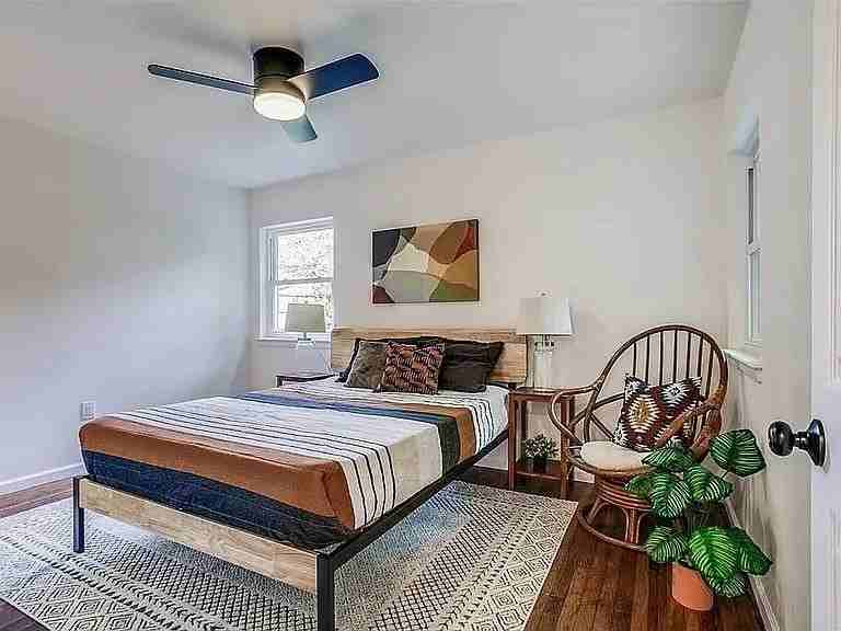 1220 Danville Dr - Photo 6 of 10