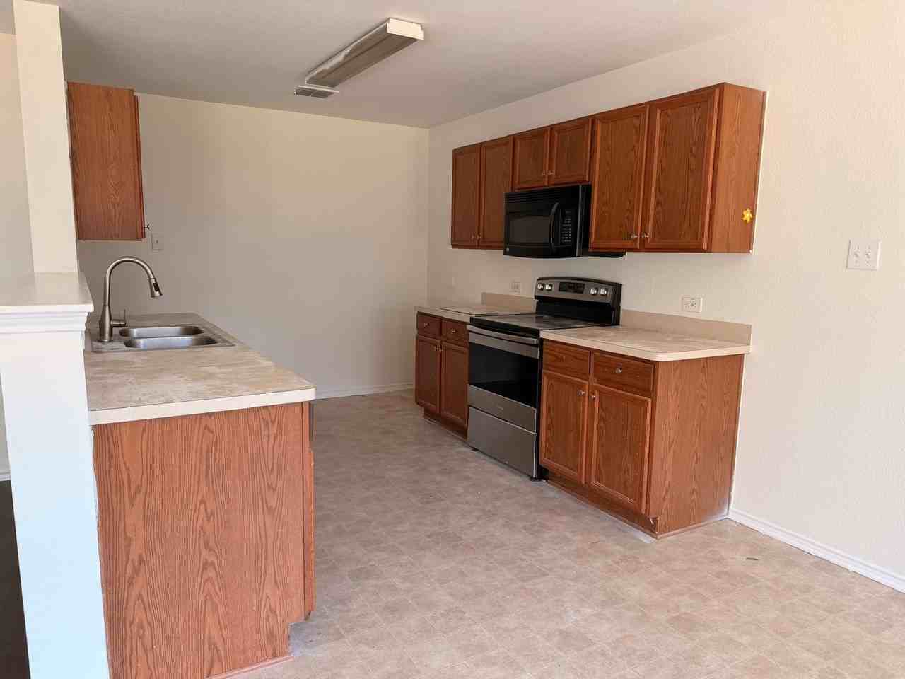 12600 Skeeter Dr - Photo 5 of 14