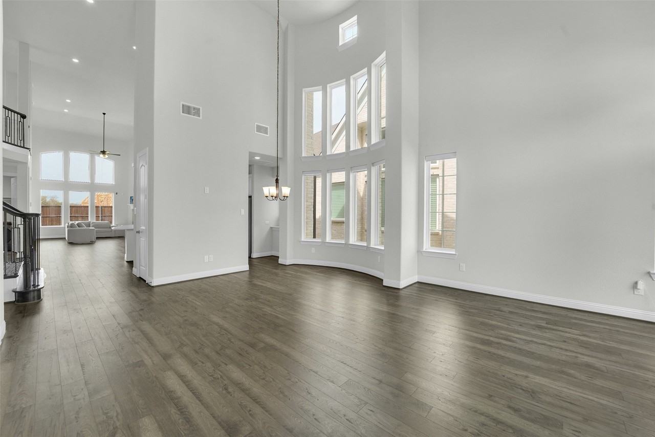 804 Meadow Holly Dr - Photo 2 of 40