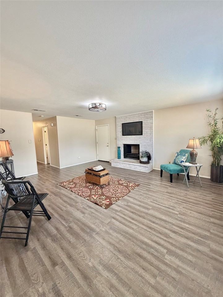 101 Diane Dr - Photo 6 of 14