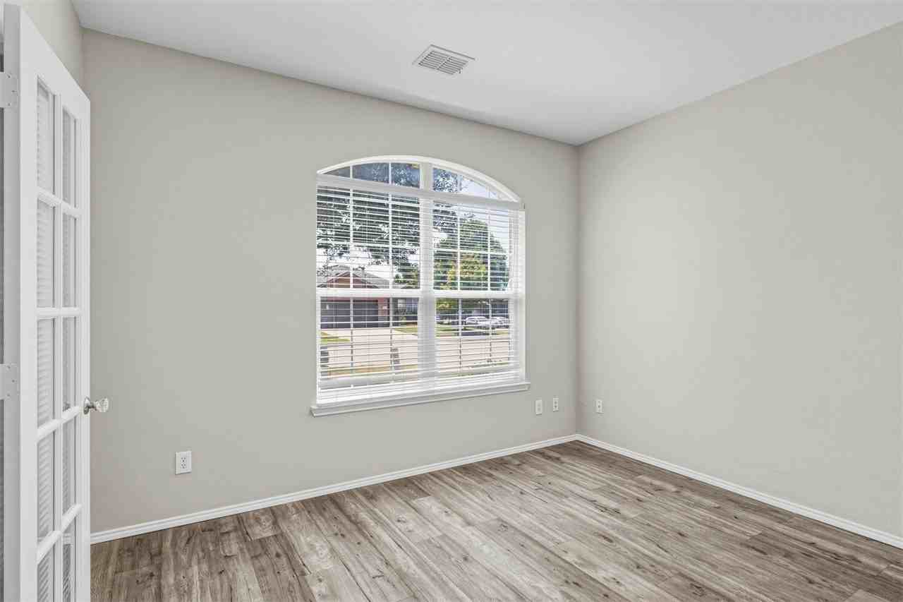 507 Moonrise Dr - Photo 5 of 40