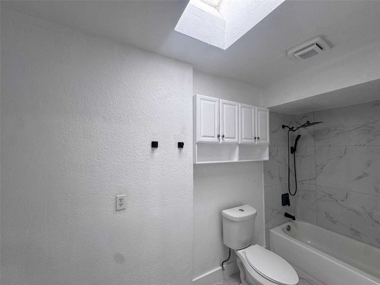 3648 Country Club Dr W - Photo 7 of 11