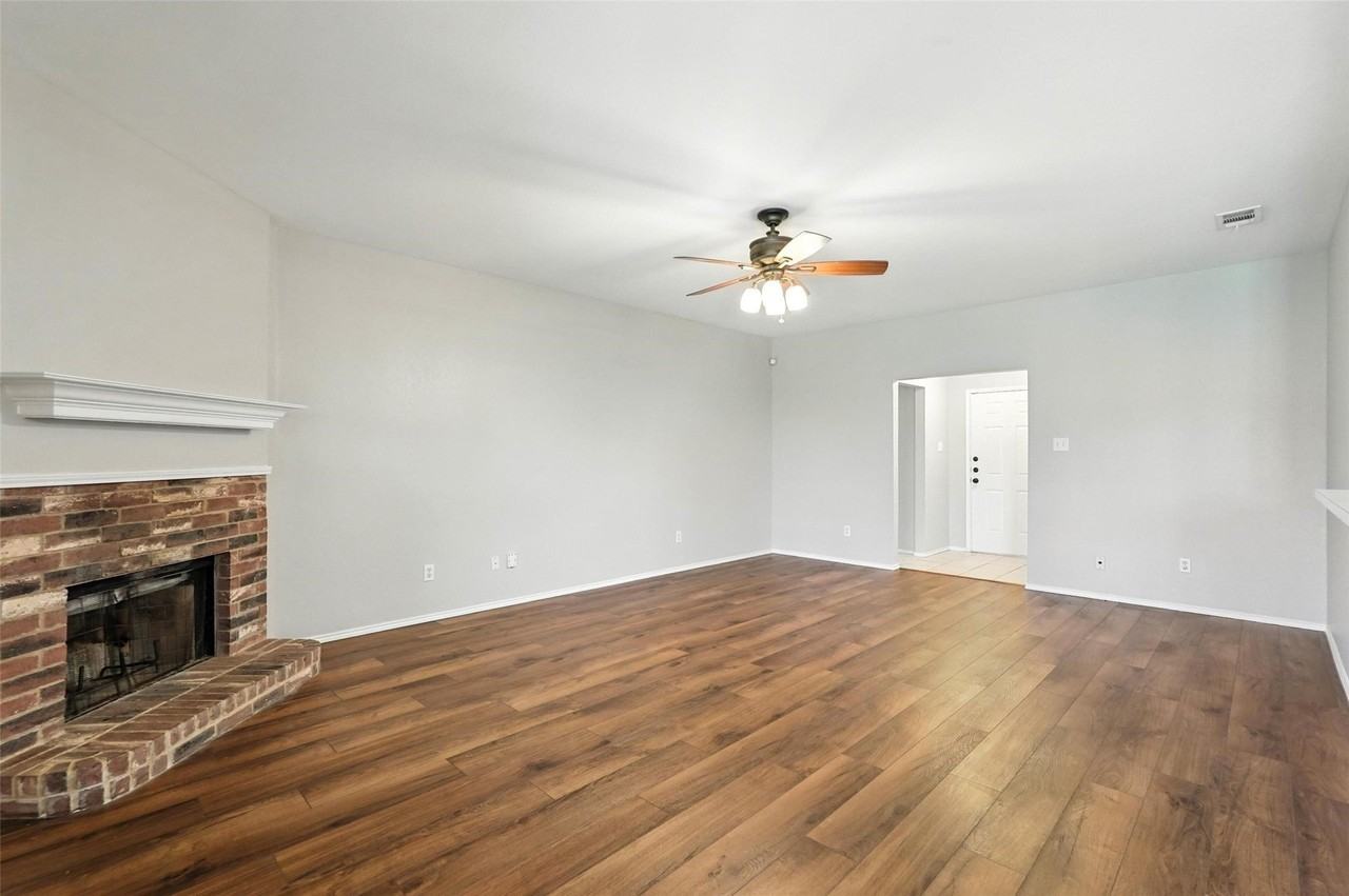 1516 Marti Dr - Photo 3 of 20