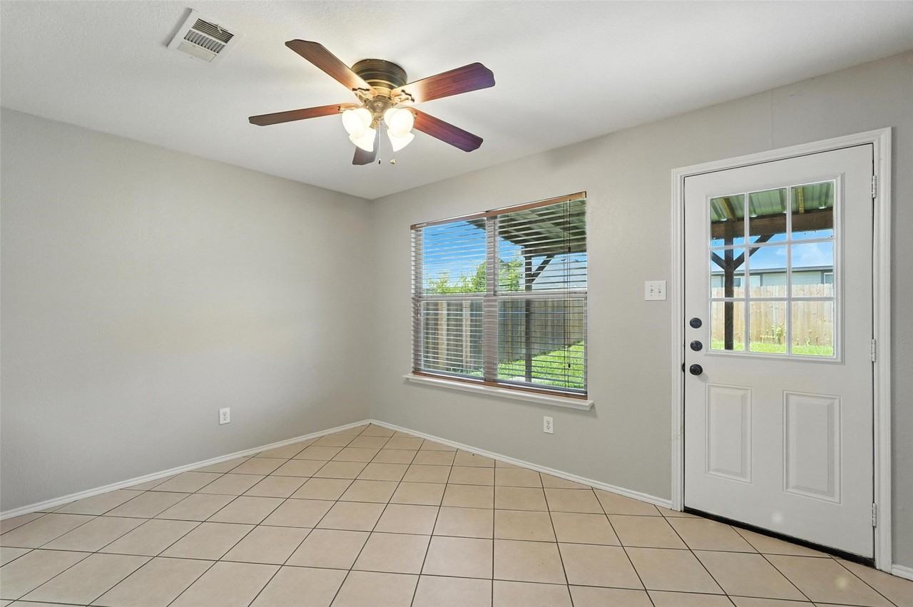 1516 Marti Dr - Photo 6 of 20