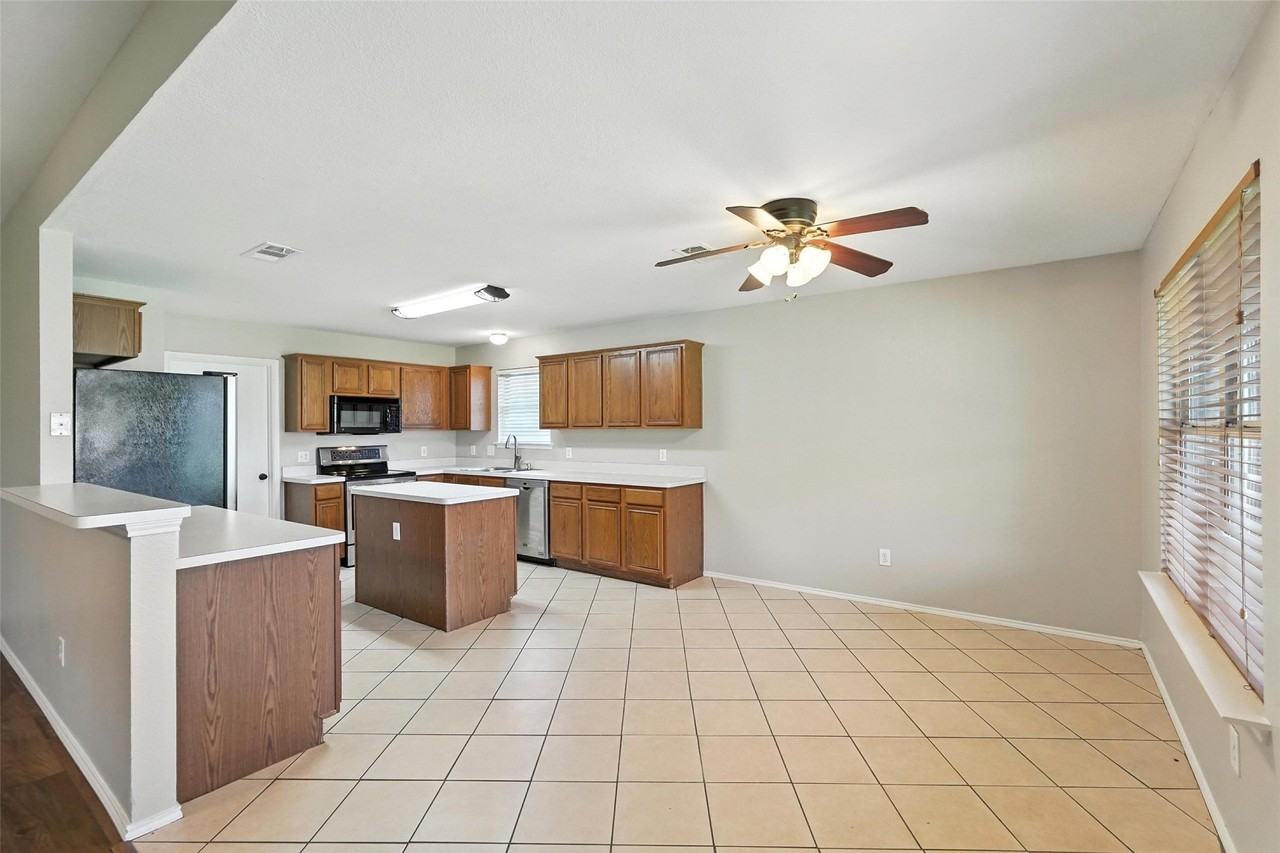 1516 Marti Dr - Photo 7 of 20