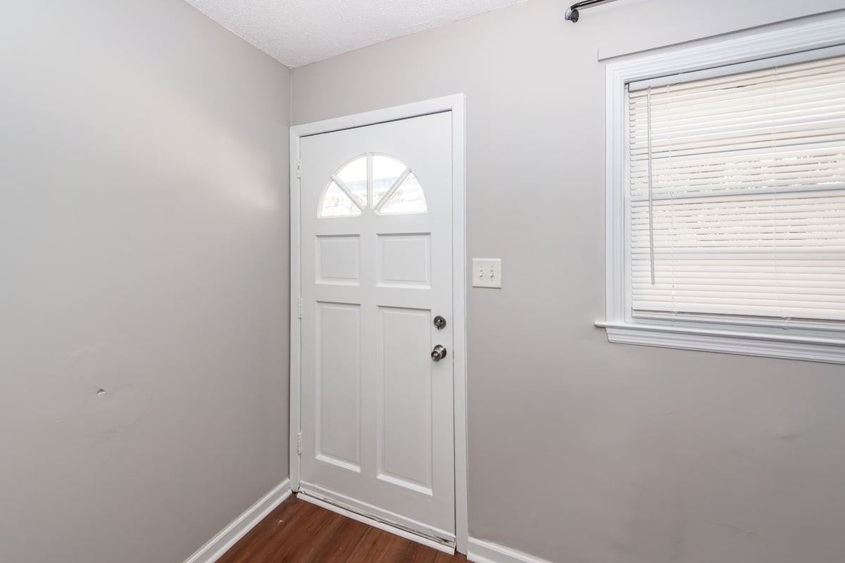 1520 N Avalon Cir - Photo 2 of 50