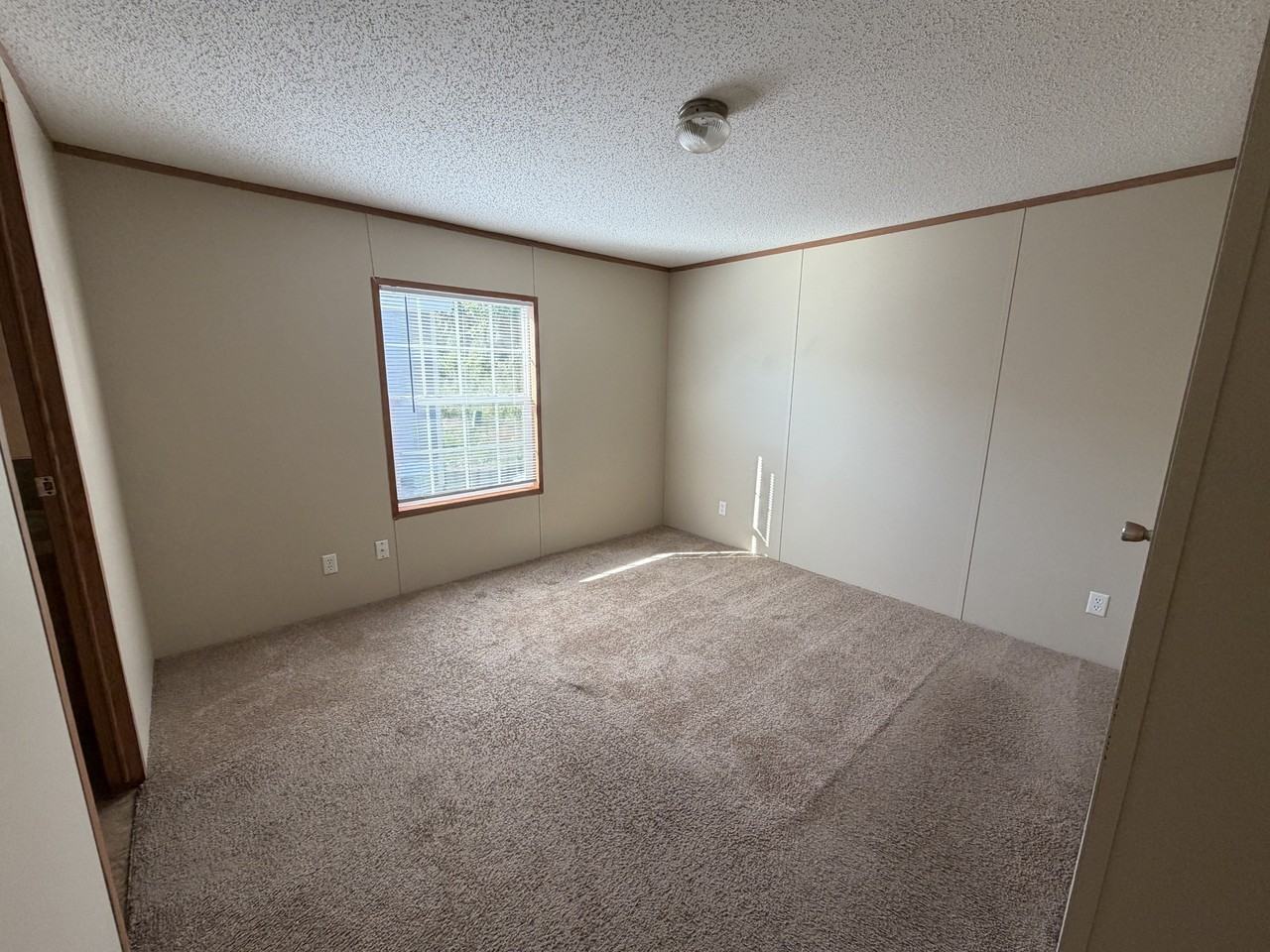 25503 Nuway Ave #203 - Photo 5 of 10