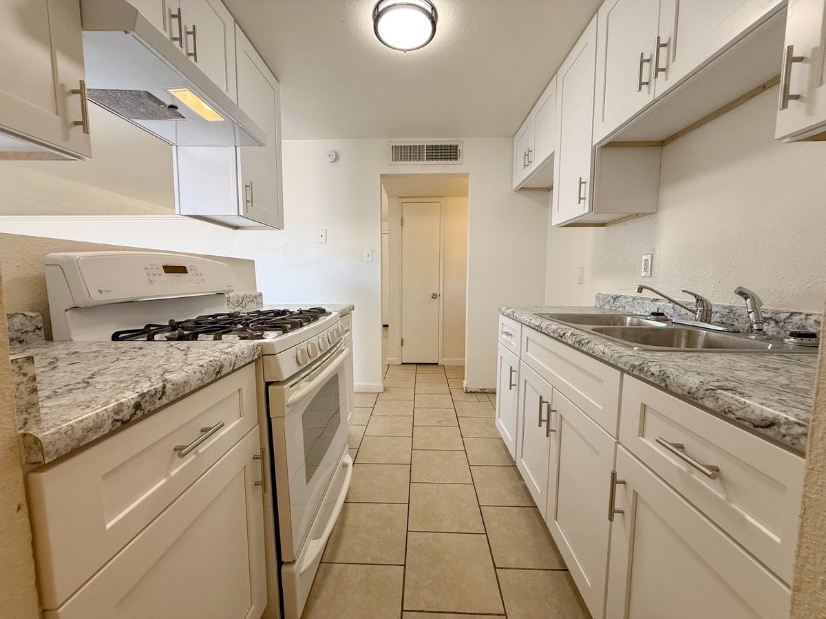 7202 W Glenrosa Ave - Photo 4 of 22
