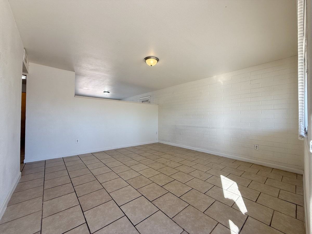 7202 W Glenrosa Ave - Photo 6 of 22