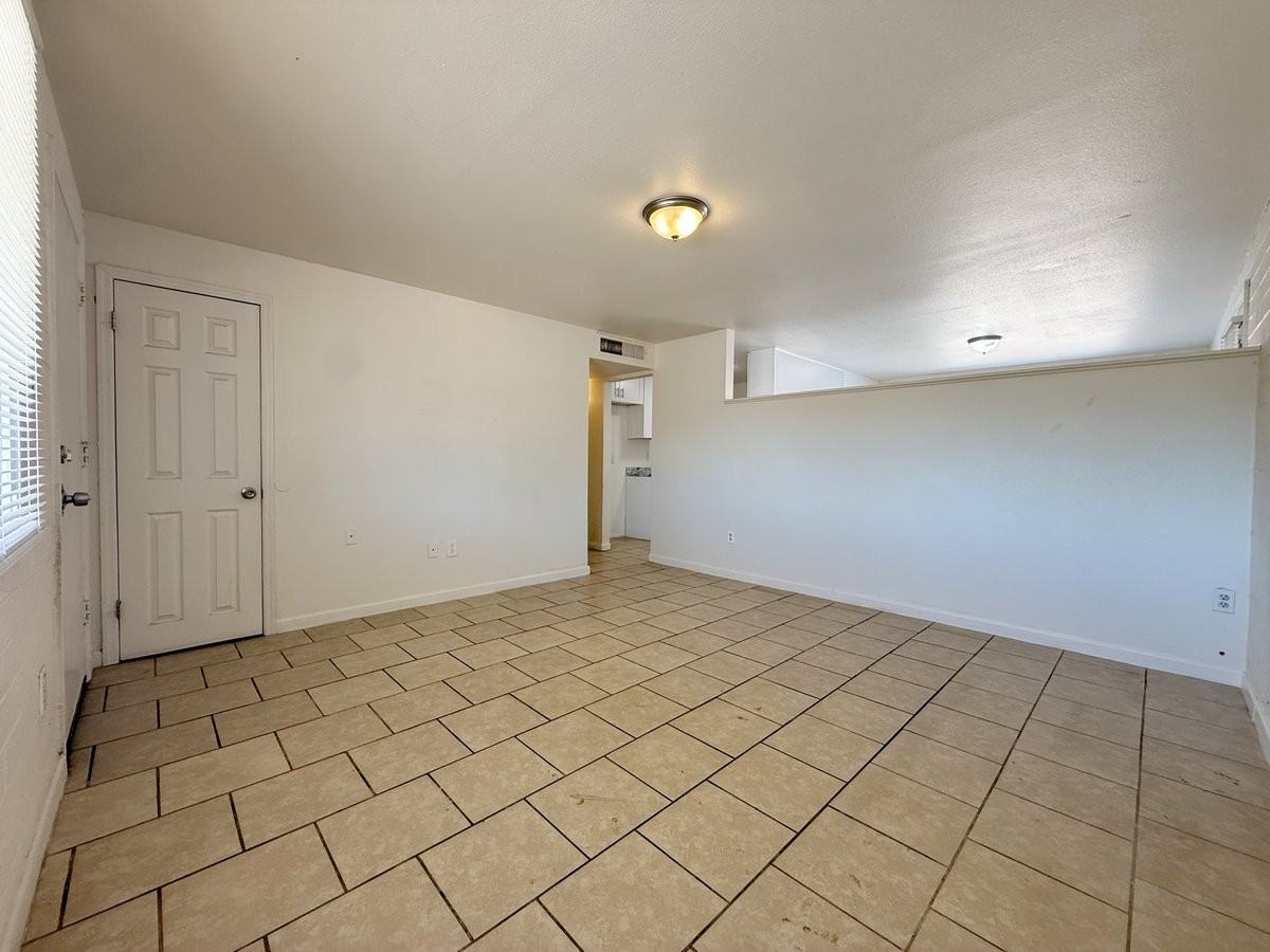 7202 W Glenrosa Ave - Photo 7 of 22