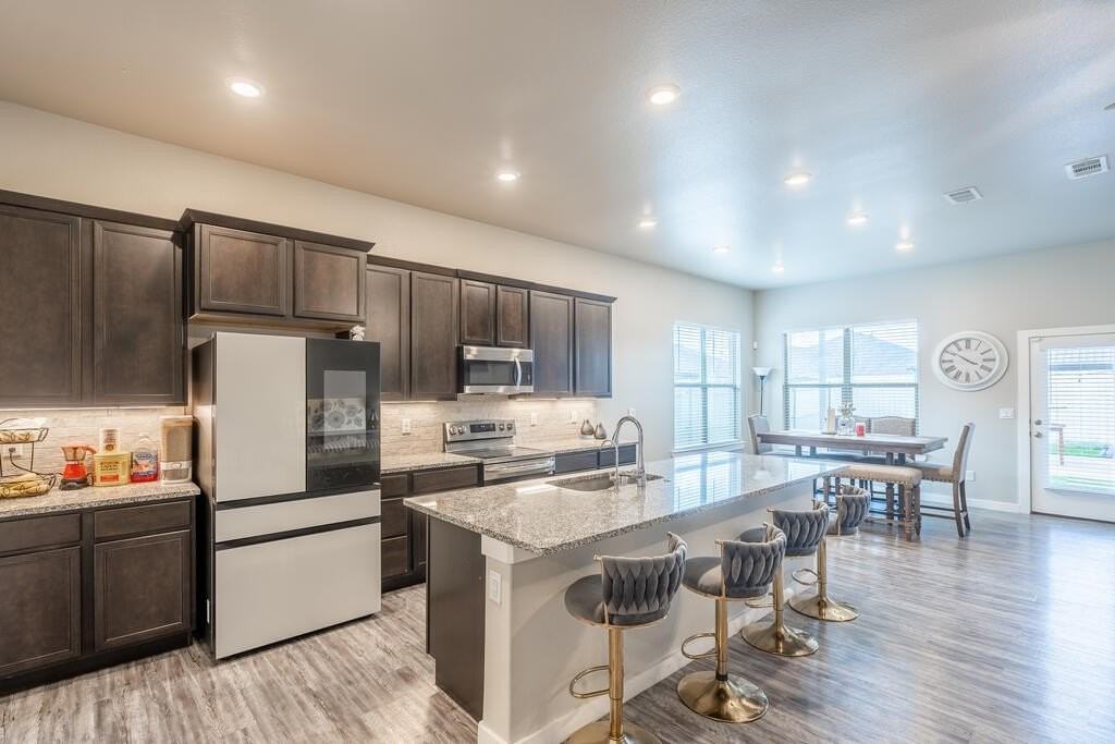 1201 Canal St - Photo 6 of 35