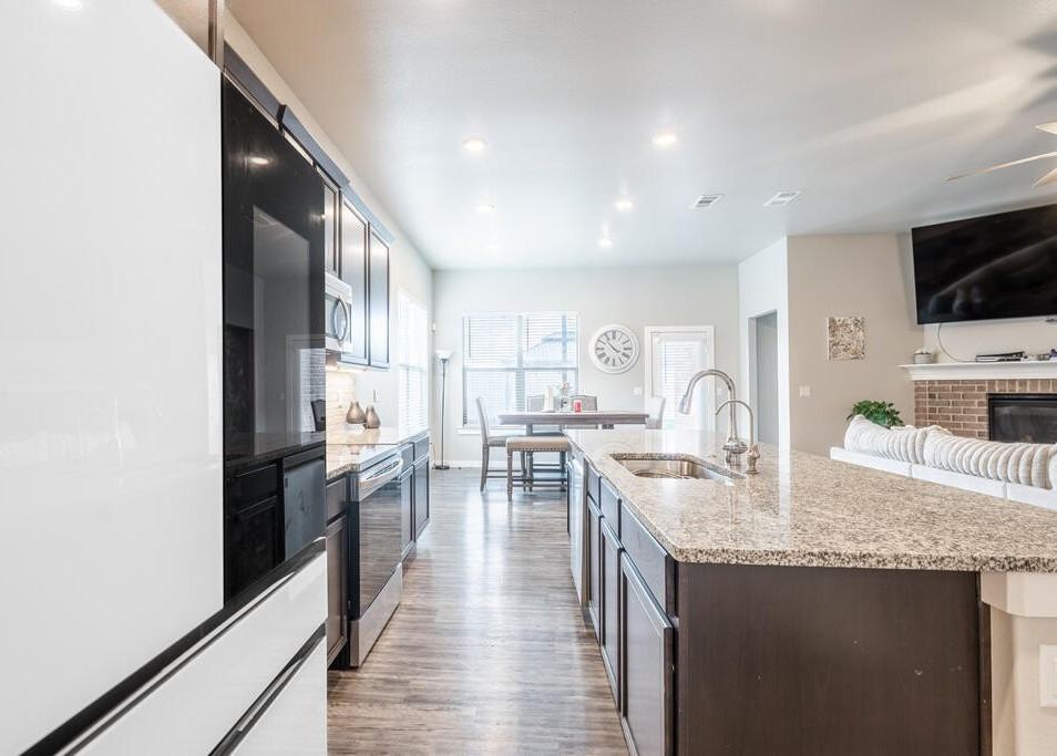 1201 Canal St - Photo 7 of 35