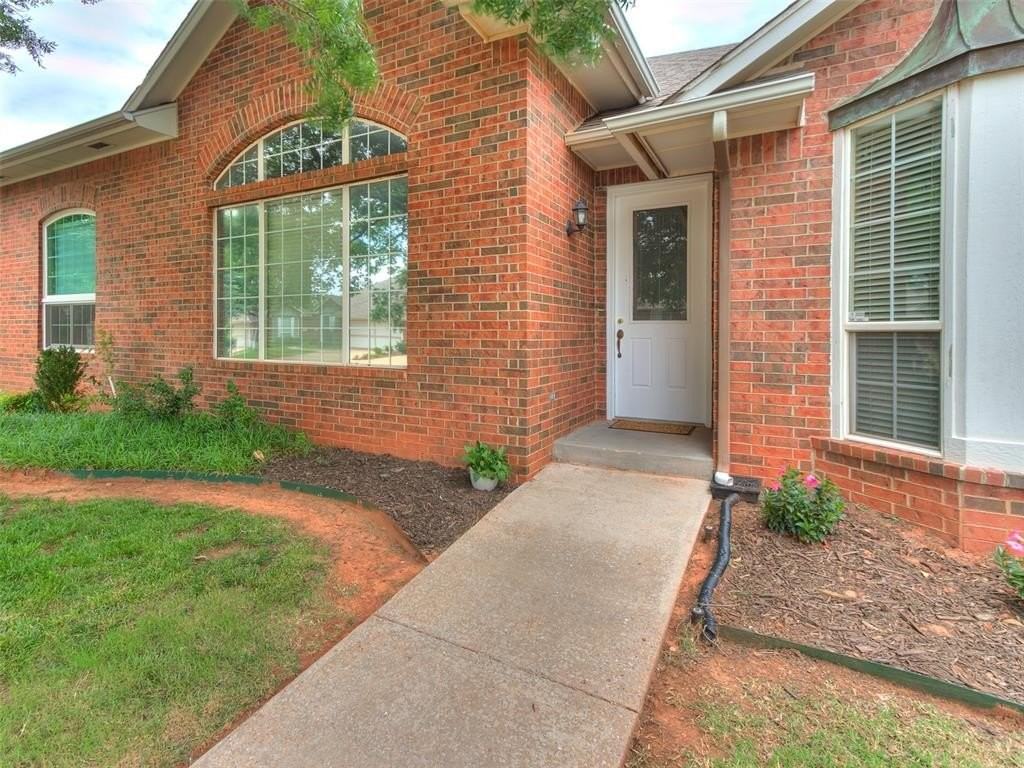 15524 Swallowtail Rd - Photo 4 of 32