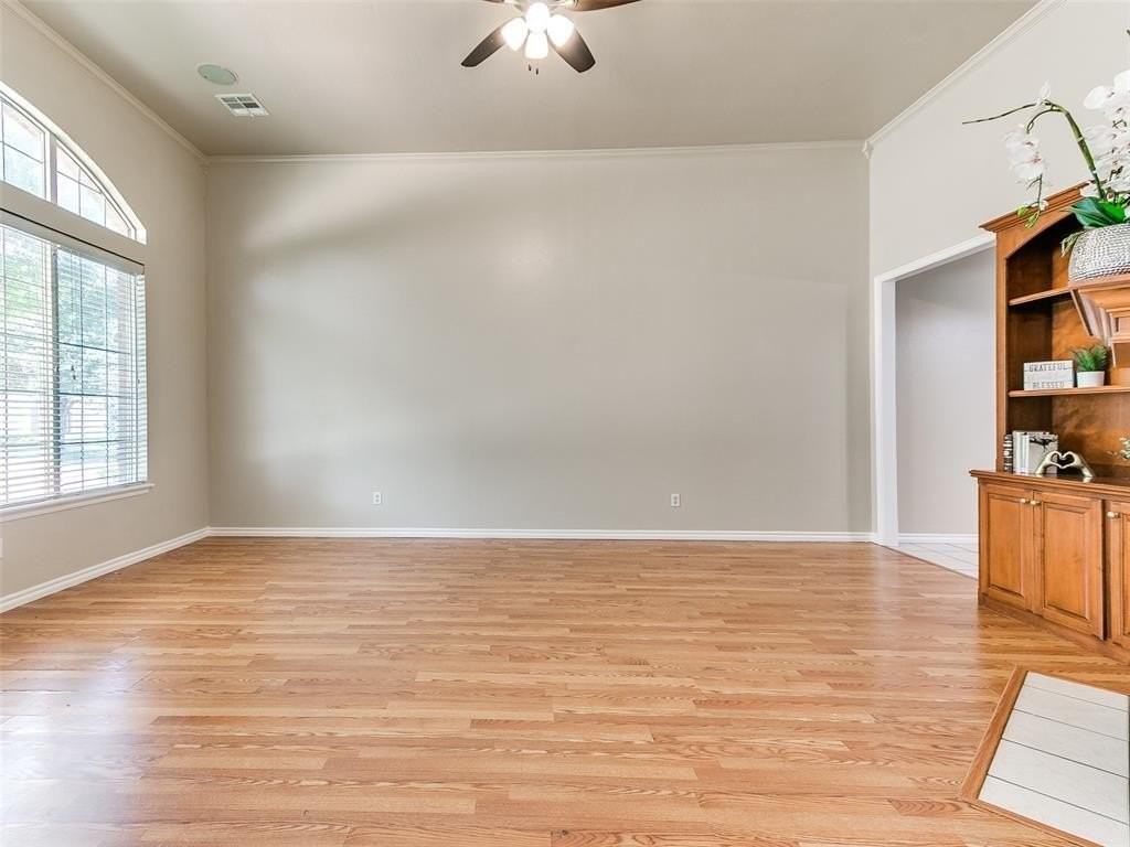 15524 Swallowtail Rd - Photo 5 of 32