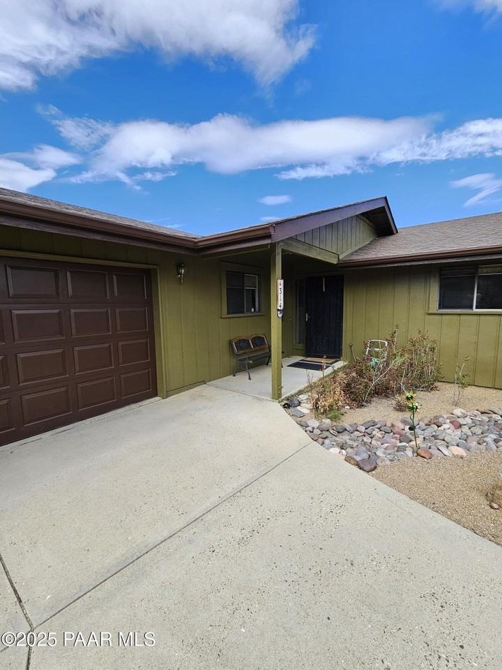 314 Buckingham Pl - Photo 4 of 18