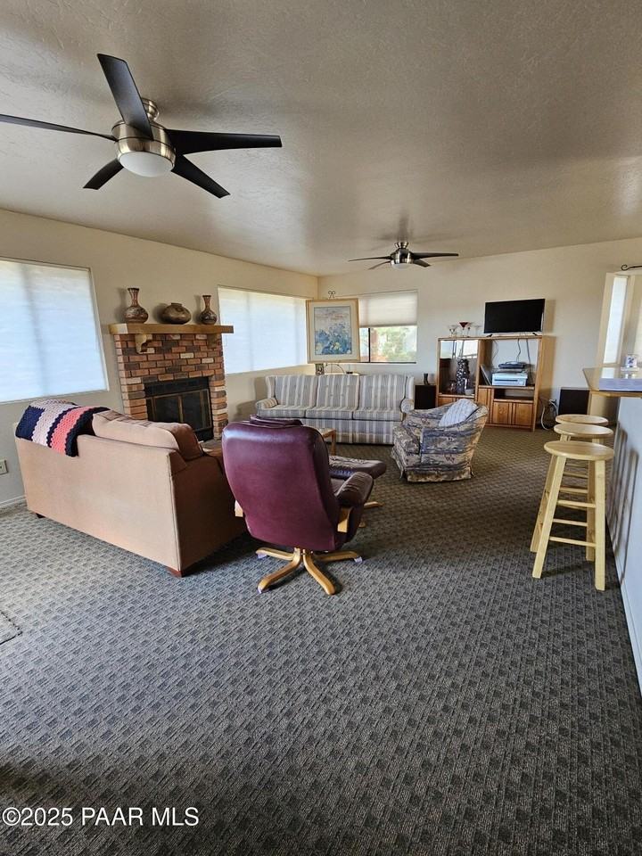 314 Buckingham Pl - Photo 6 of 18