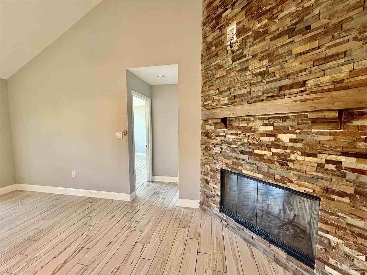 2460 Houston Cir - Photo 4 of 35