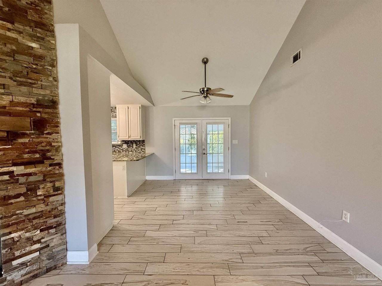 2460 Houston Cir - Photo 5 of 35