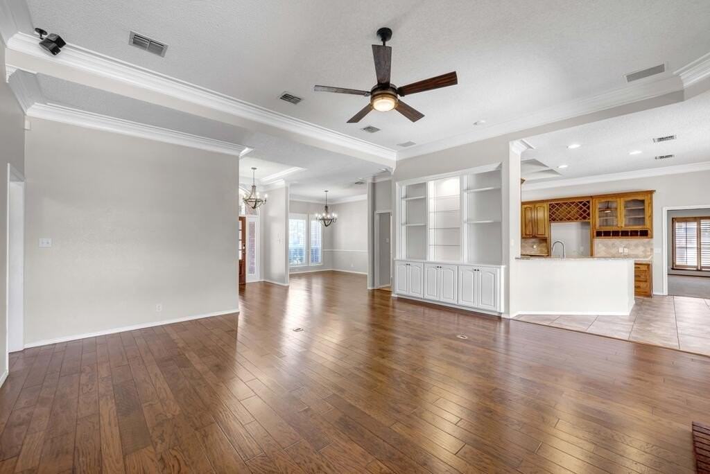 5305 Ridgefield Ct - Photo 5 of 50