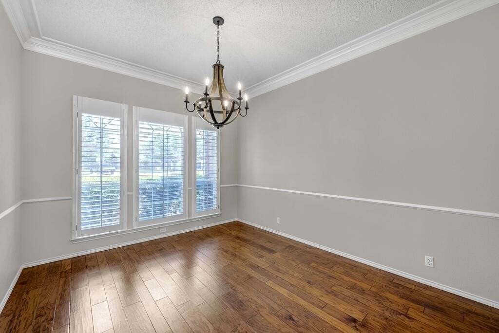 5305 Ridgefield Ct - Photo 7 of 50