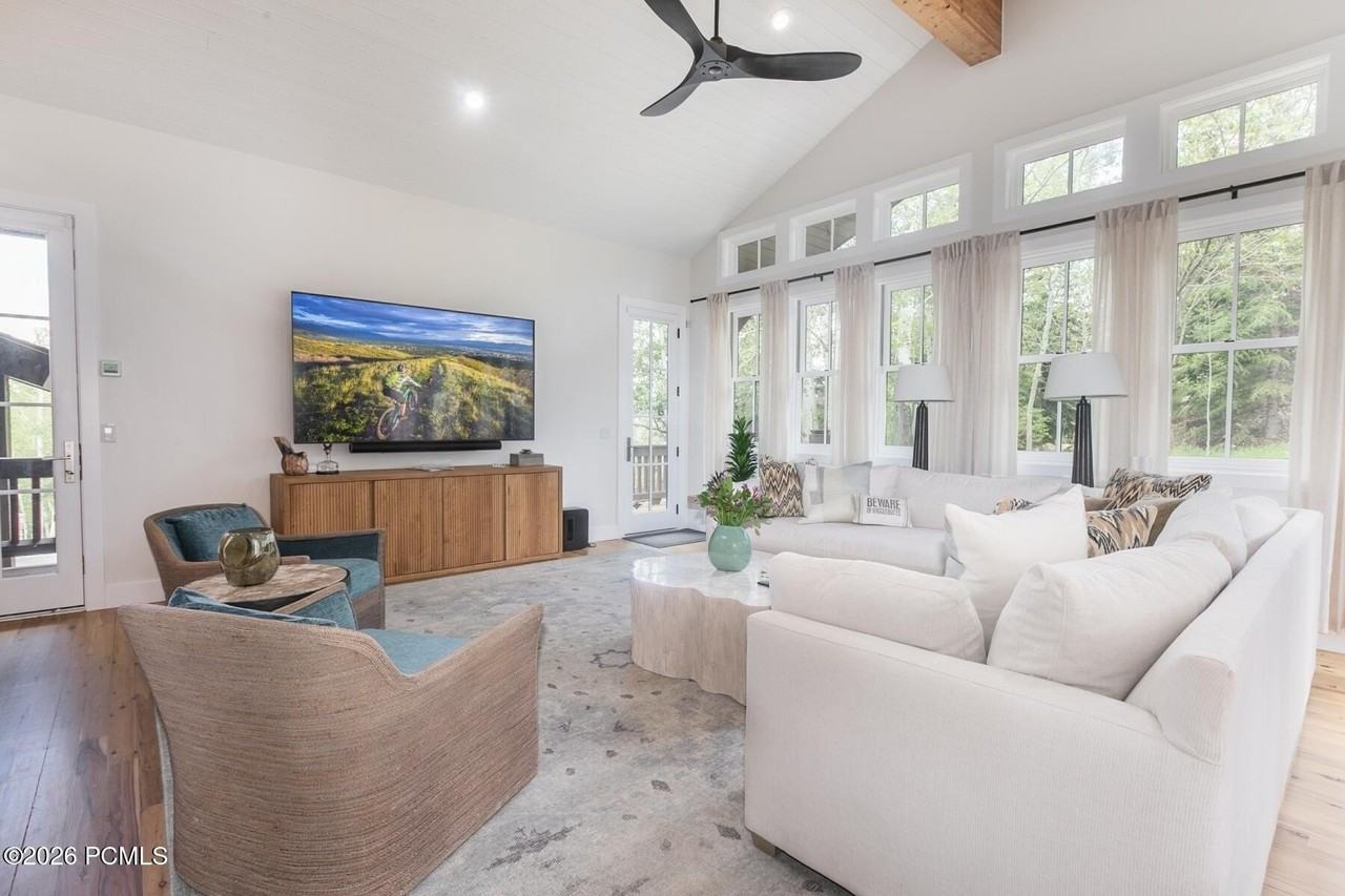 2585 Aspen Springs Dr - Photo 4 of 50