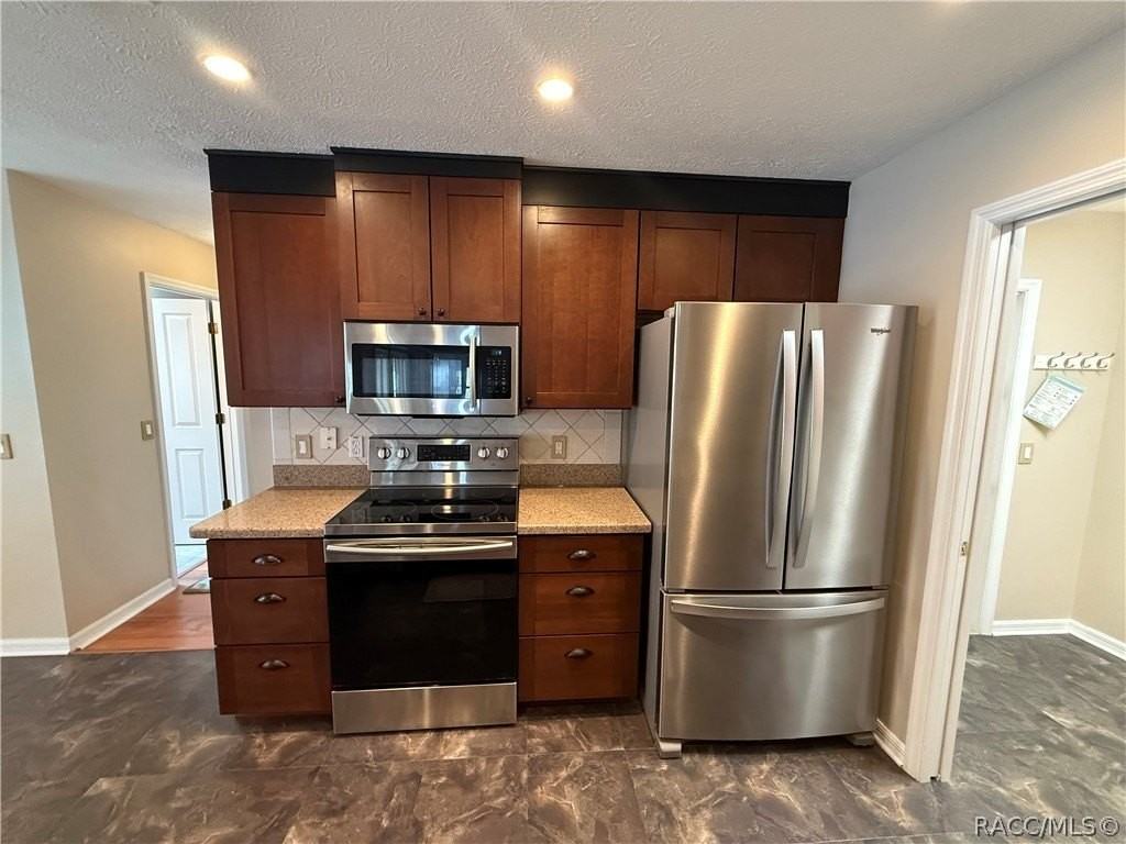 1035 S Brookfield Dr - Photo 4 of 24