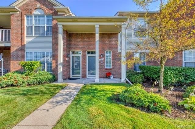 1905 Flagstone Cir - Photo 2 of 33