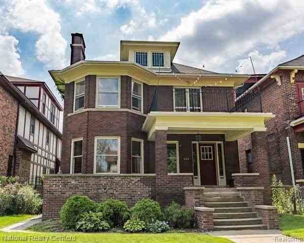 420 E Ferry St - Photo 2 of 31