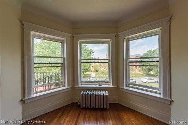 420 E Ferry St - Photo 5 of 31