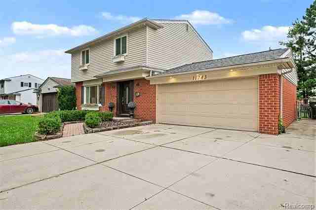 11743 Sorrento Blvd - Photo 3 of 24