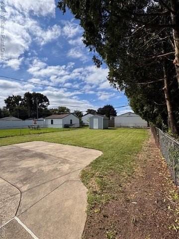 28311 Felician St - Photo 3 of 14