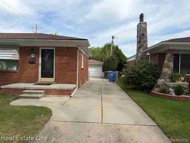 26126 Warrington St - Photo 2 of 14