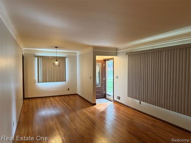 26126 Warrington St - Photo 7 of 14