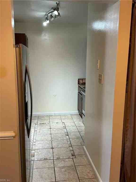 711 Crystal Springs Ct - Photo 4 of 15