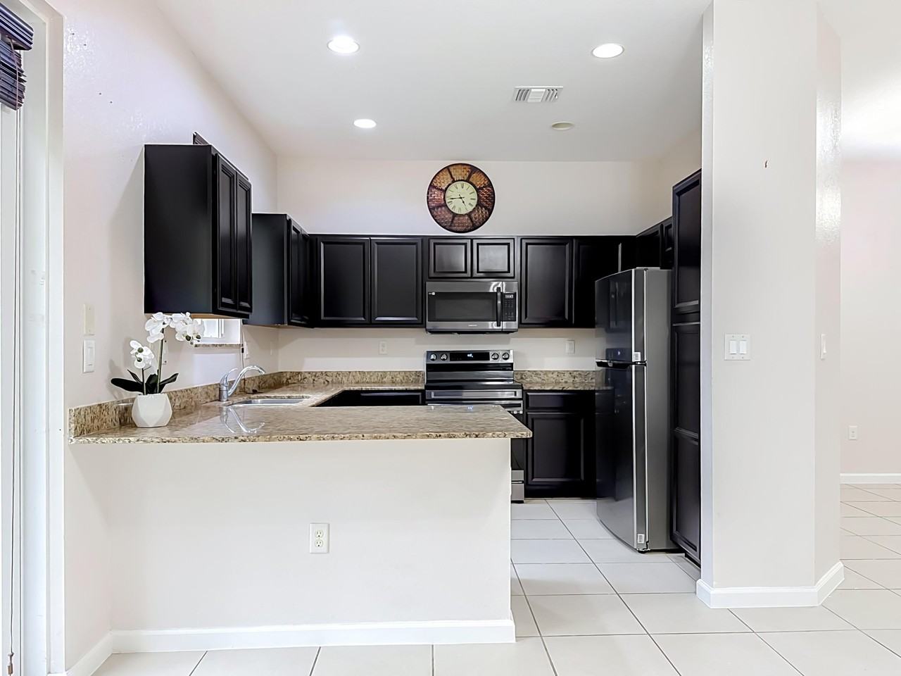 1366 Nw 214th Ter - Photo 4 of 50
