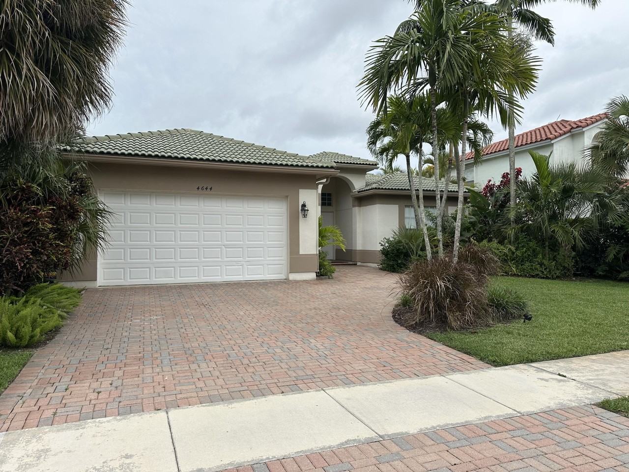 4644 Windward Cove Ln - Photo 3 of 26