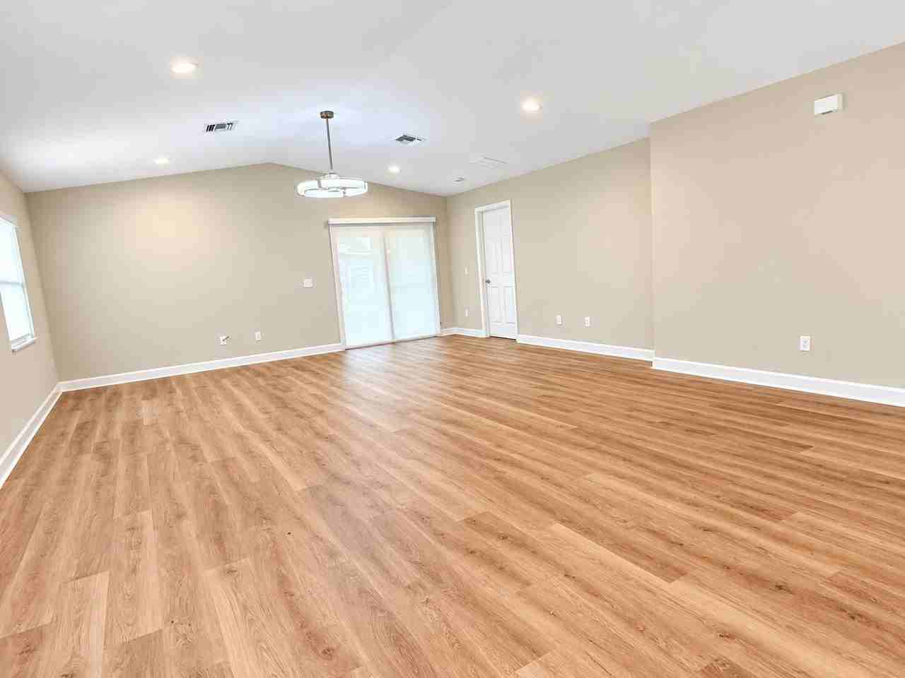 3 Palo Alto Ln - Photo 5 of 22