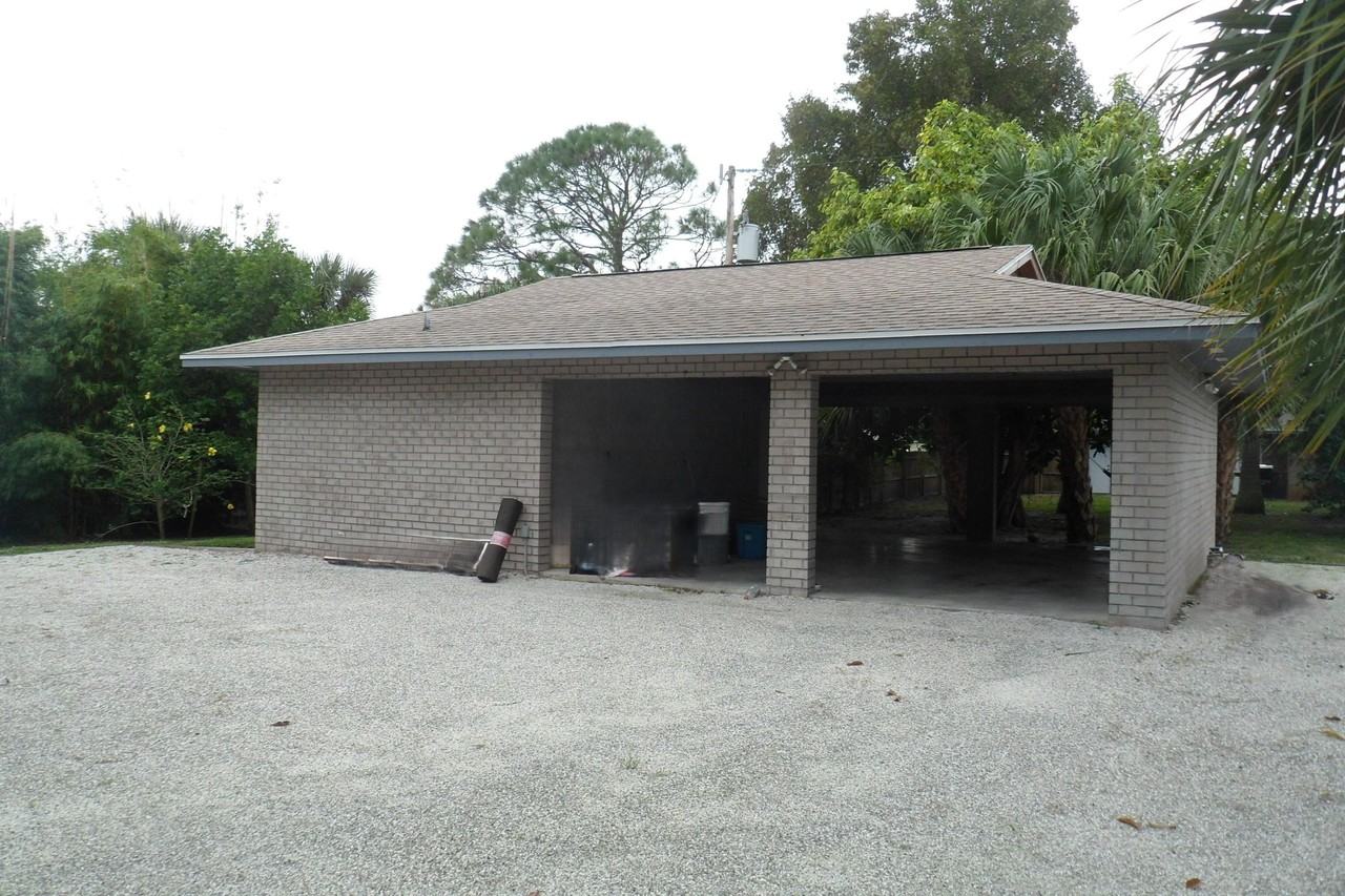 2049 Sw Cranberry St - Photo 2 of 7