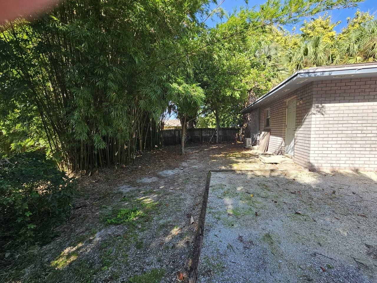 2049 Sw Cranberry St - Photo 3 of 7