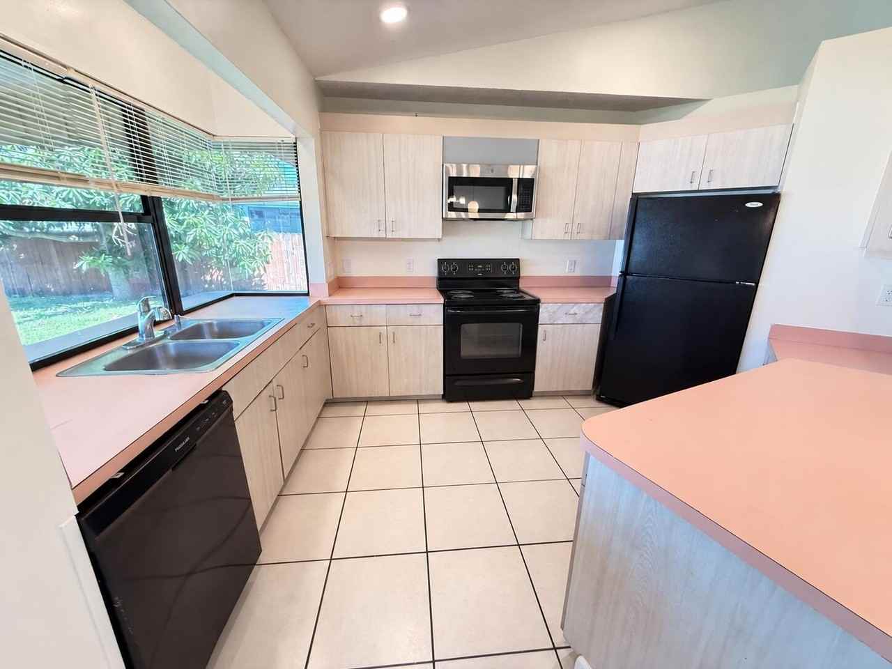 2225 Se Melaleuca Blvd - Photo 5 of 23