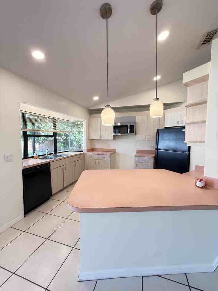 2225 Se Melaleuca Blvd - Photo 6 of 23