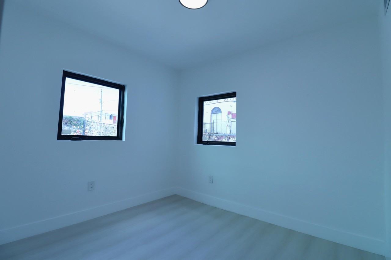 1814 Nw 2nd Ct #3 - Photo 5 of 11