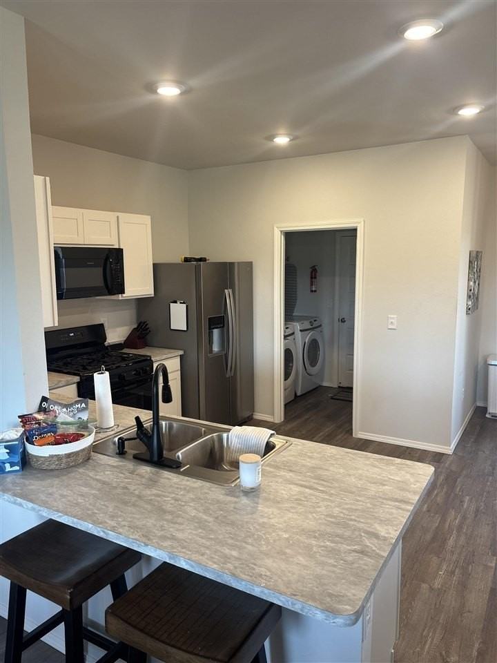 3029 E Hilltop Ave - Photo 5 of 28