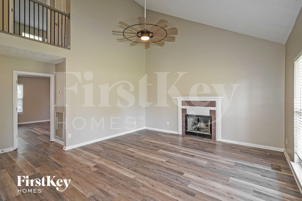 110 Earline Dr - Photo 2 of 19
