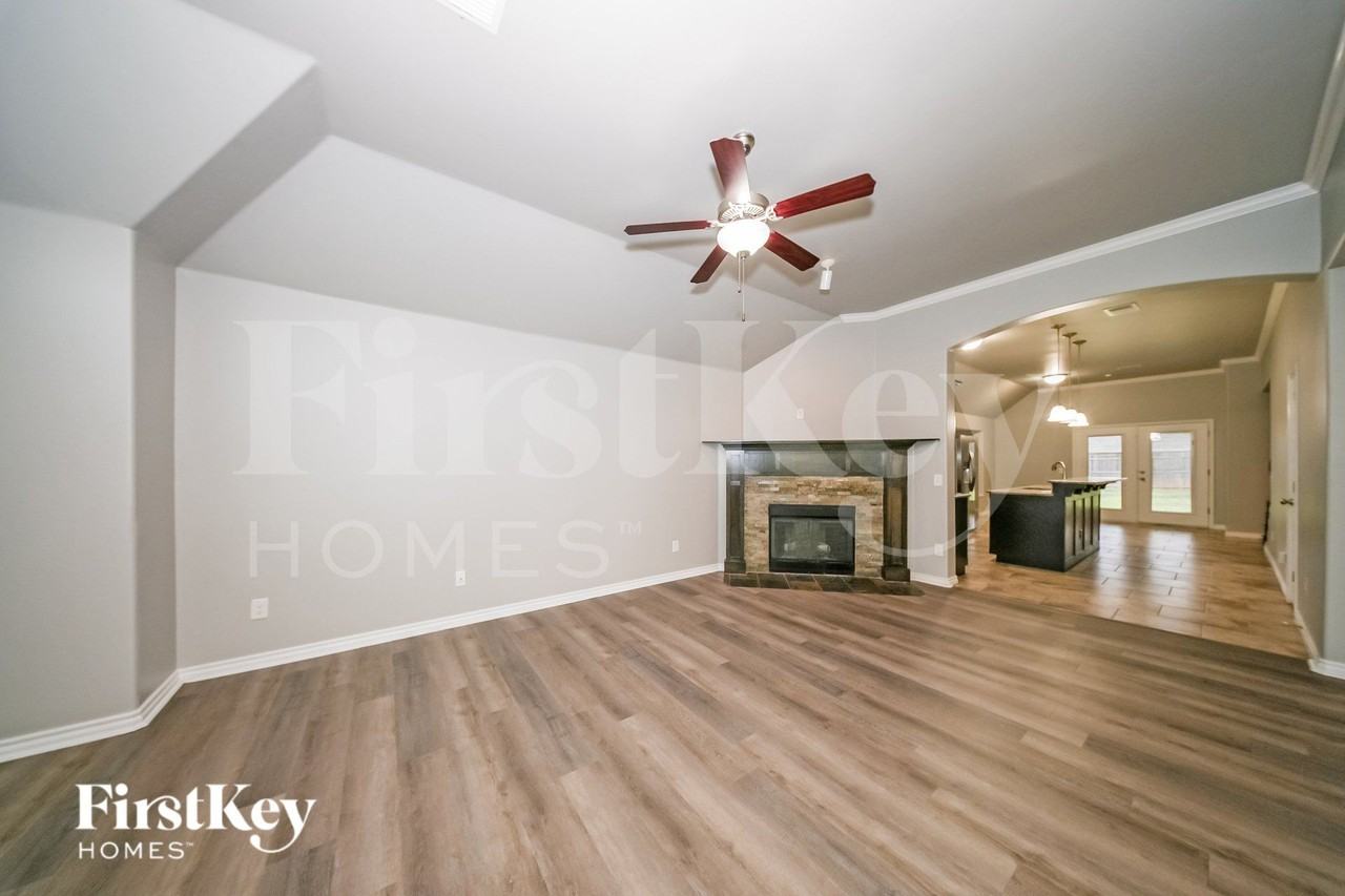 3325 Nwst Street - Photo 3 of 19