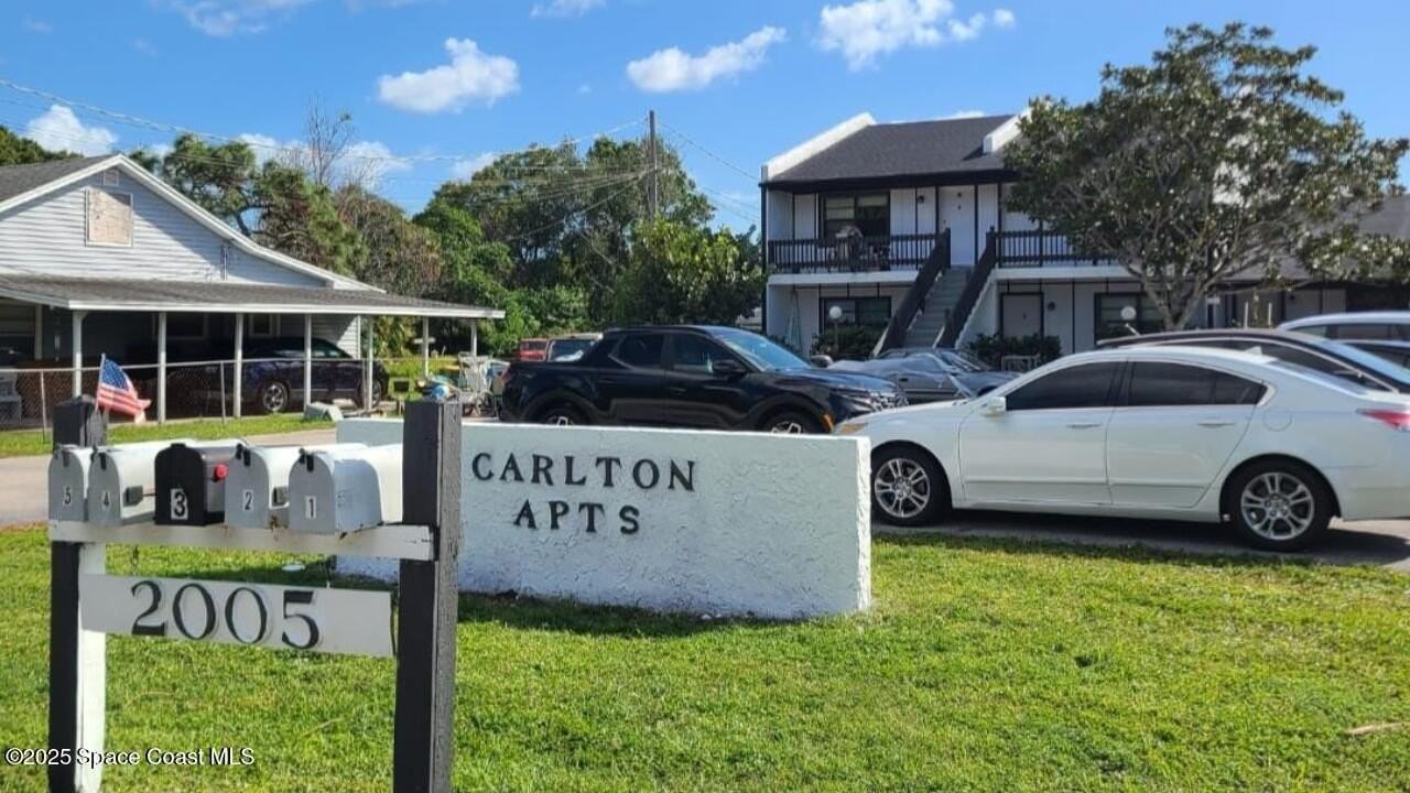 2005 Carlton Dr #3