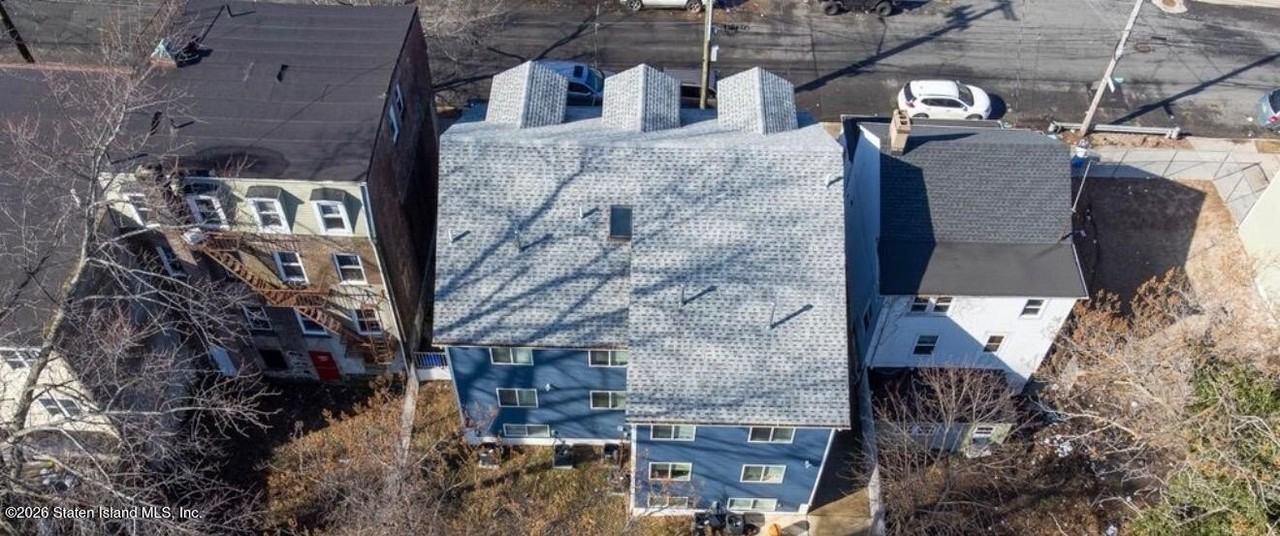 263 York Ave - Photo 2 of 3