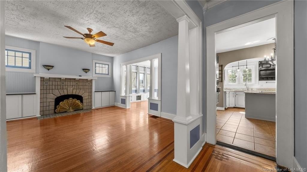 1602 Shelby Pl - Photo 3 of 50