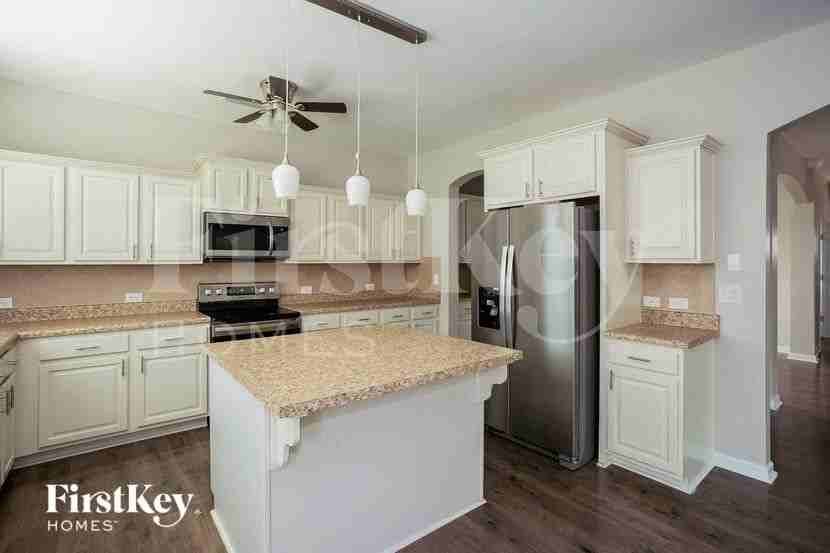 303 Whispering Hills Dr - Photo 6 of 15