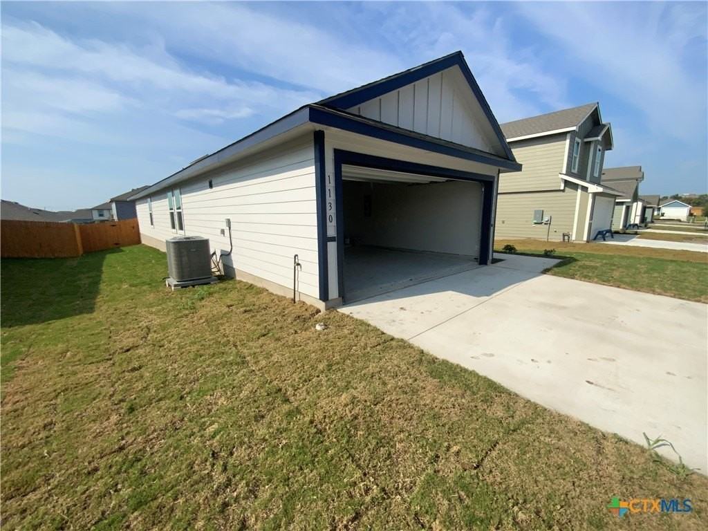 1130 Newey Circle - Photo 3 of 33